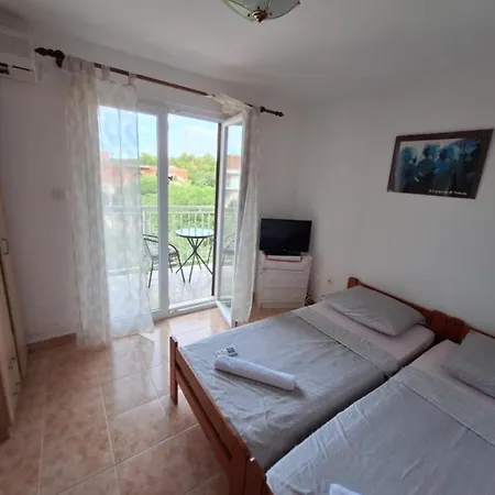 Esto - Classic One Bedroom With Balcony 3 Apartment Biograd Na Moru
