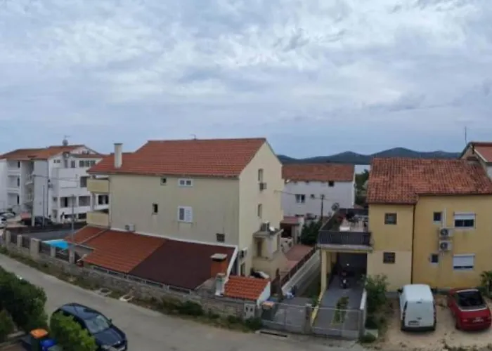 Esto - Classic One Bedroom With Balcony 3