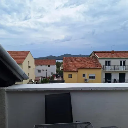 Esto - Classic One Bedroom With Balcony 3