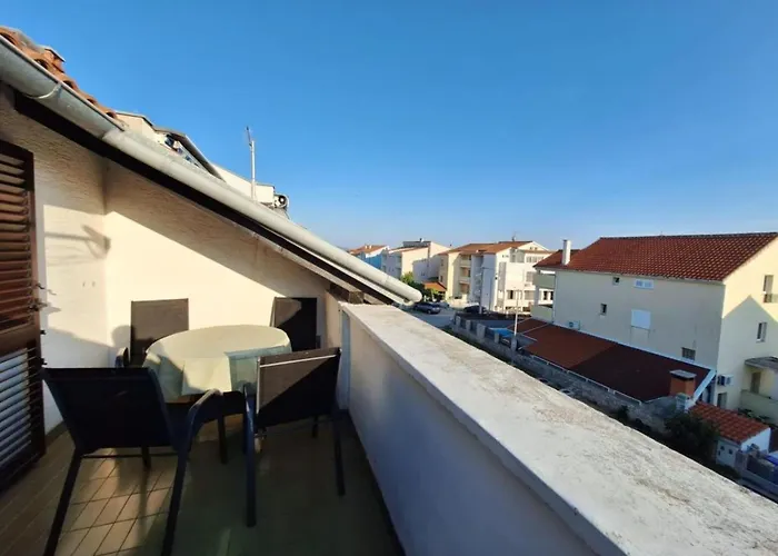Esto - Classic One Bedroom With Balcony 3 דירה