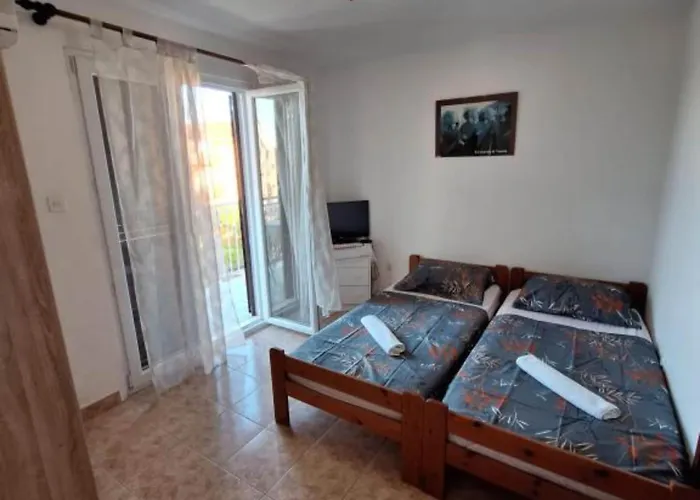 דירה Esto - Classic One Bedroom With Balcony 3 *